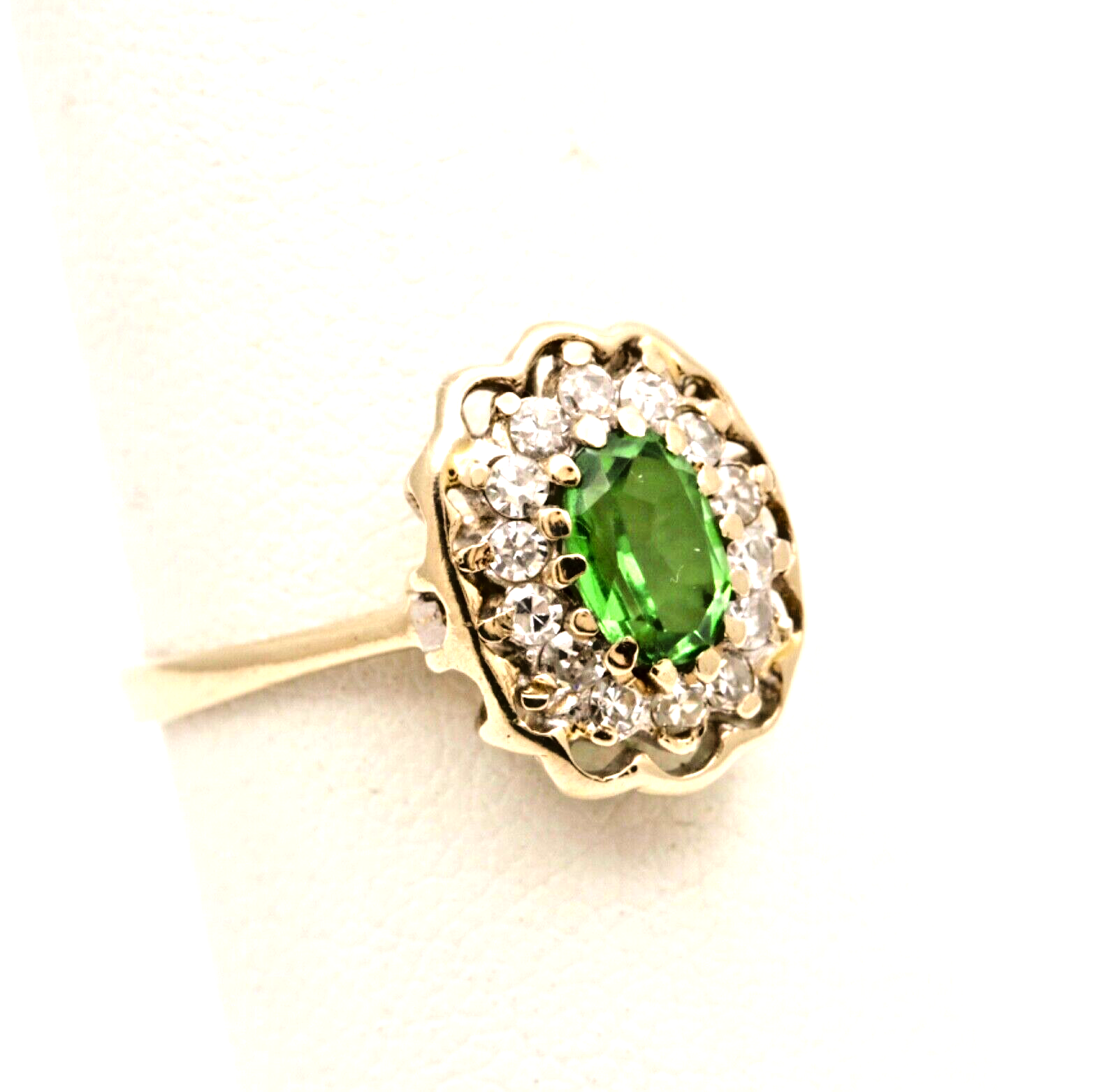 Vintage Italian Peridot Diamonds 18K Yellow Gold Ring