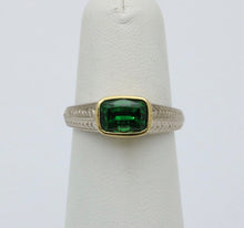 Load image into Gallery viewer, Vintage Tsavorite Garnet 18K White Yellow Gold Ring
