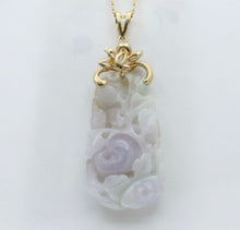 Load image into Gallery viewer, Vintage 14K Yellow Gold Carved Lavender Jade Immortality Pendant
