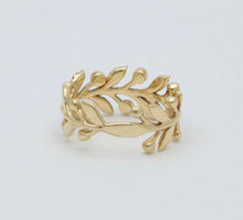 Load image into Gallery viewer, Vintage 14k yellow Gold Likeness Of Sage Leaves Diamond Band
