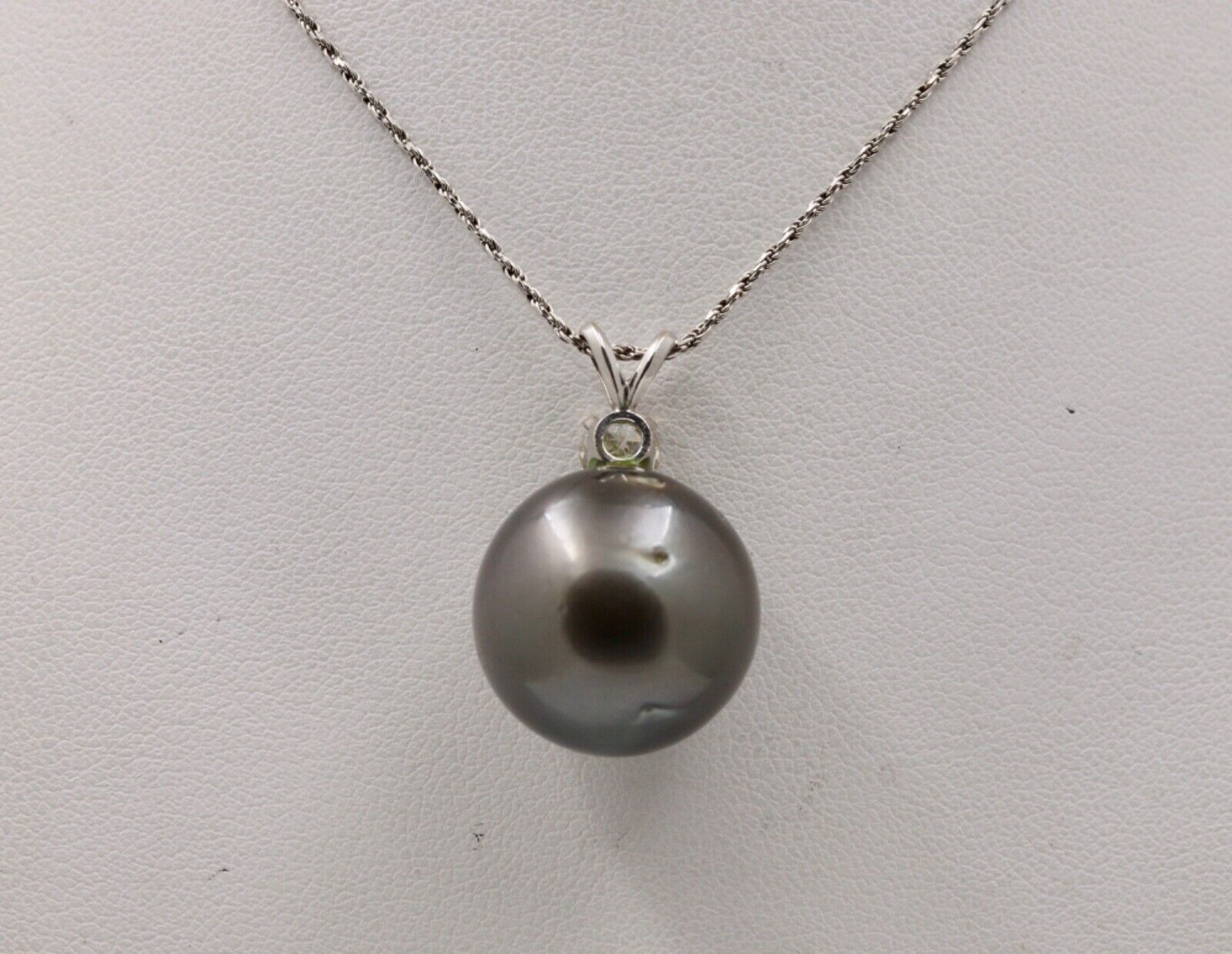 Vintage Large 16.5 mm Tahitian South Sea pearls Diamond 14K White Gold Necklace