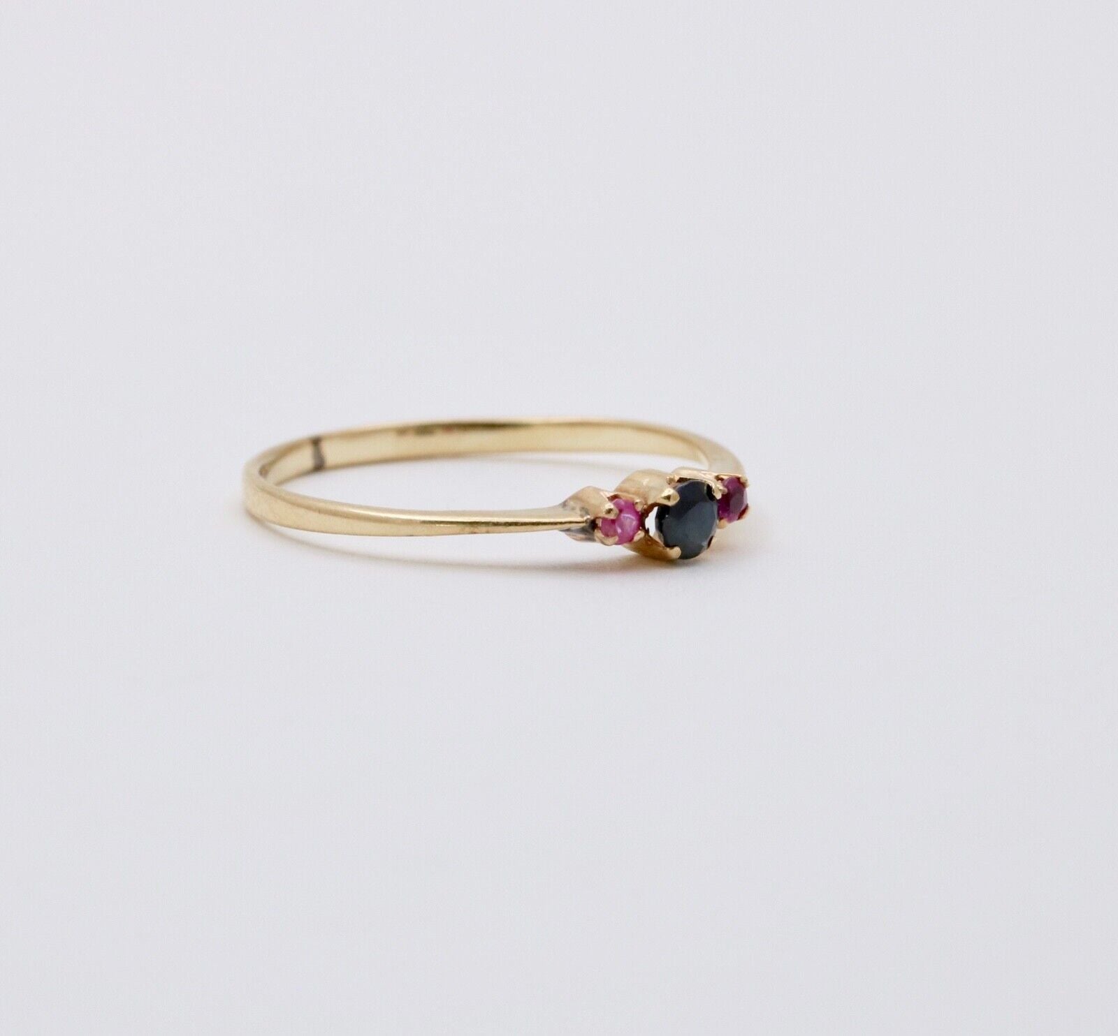 Vintage Blue Sapphire Ruby 14K Yellow Gold Ring