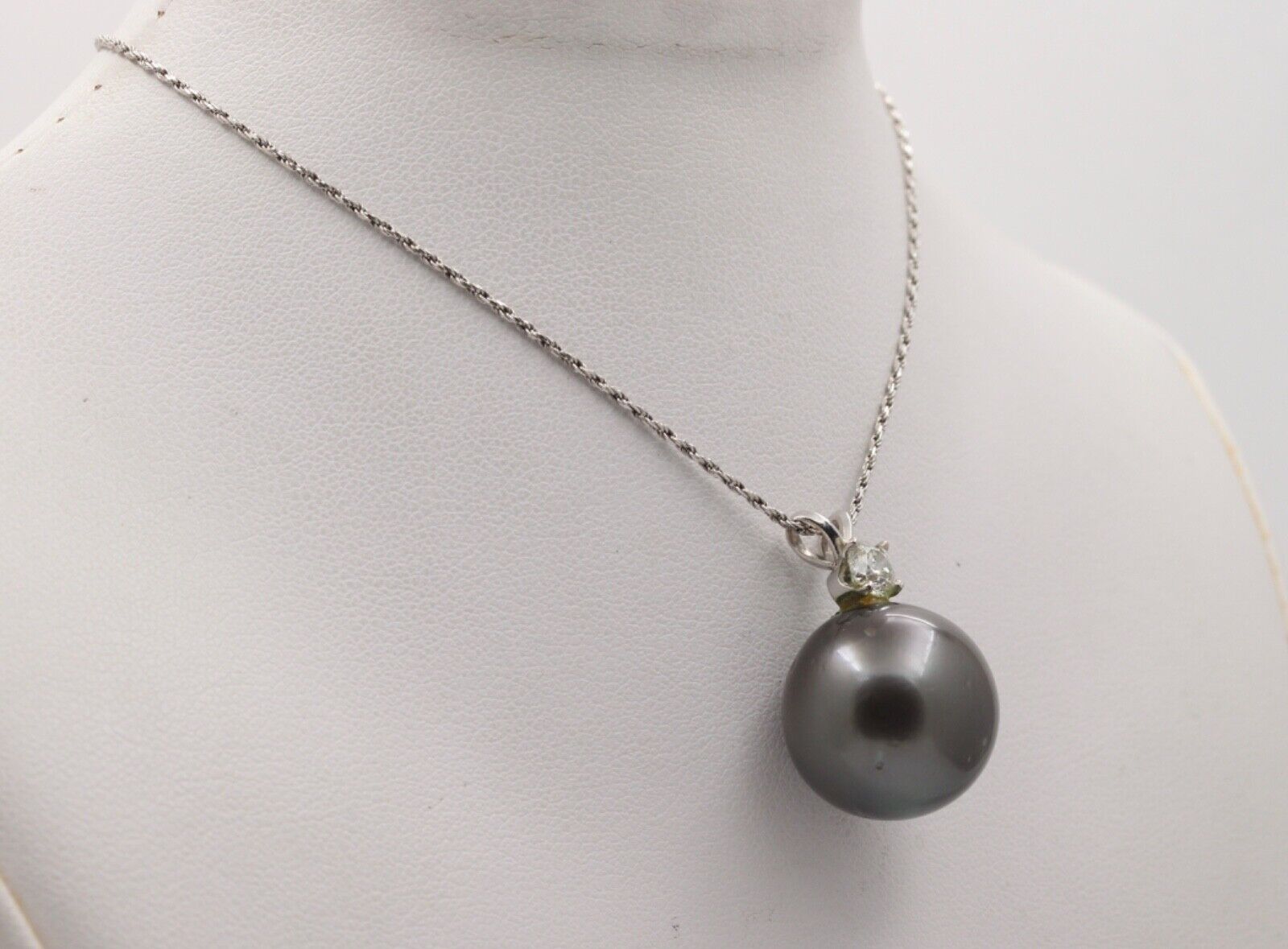 Vintage Large 16.5 mm Tahitian South Sea pearls Diamond 14K White Gold Necklace