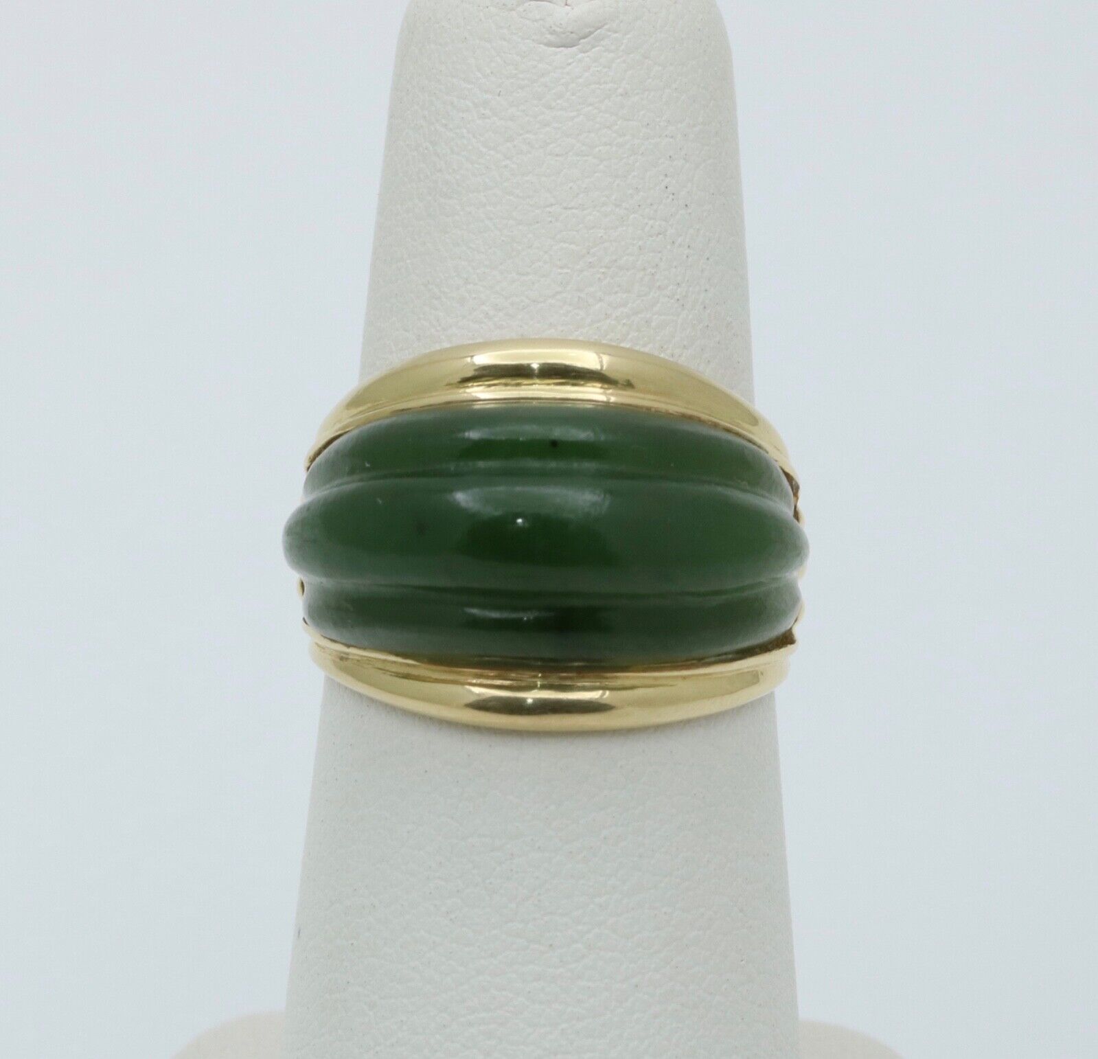 Vintage Spinach Nephrite Jade 18K Yellow Gold Ring