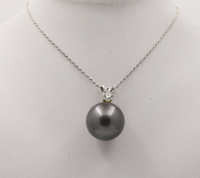 Load image into Gallery viewer, Vintage Large 16.5 mm Tahitian South Sea pearls Diamond 14K White Gold Necklace
