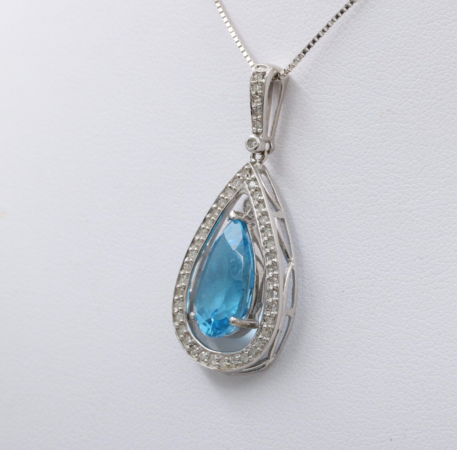 Vintage Dangling Blue Topaz Diamonds White Gold Pendant and Chain