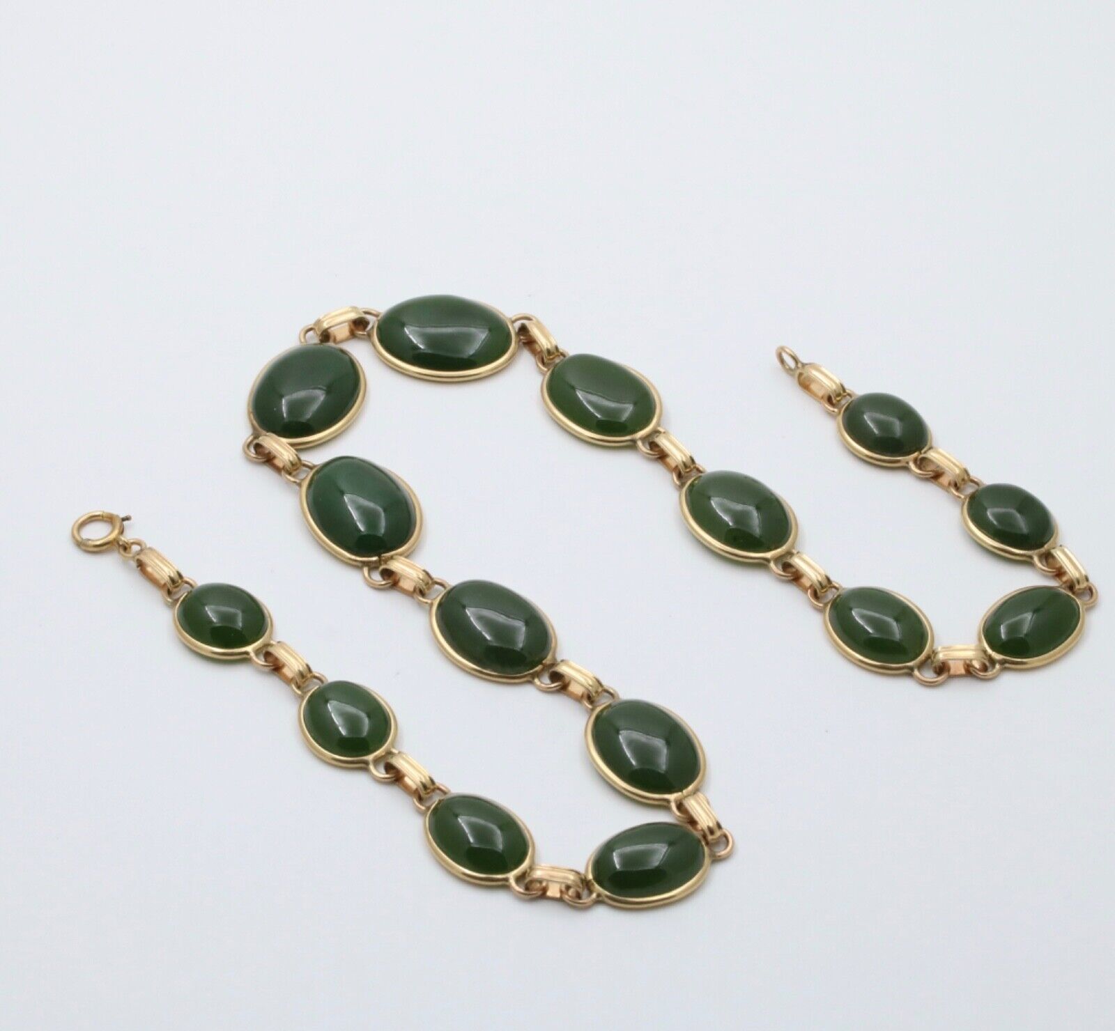 Vintage Oval Eternity Jade 14K Yellow Gold Necklace