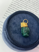 Load image into Gallery viewer, Vintage England 9K Yellow Gold Carved Malachite Owl Charm Pendant
