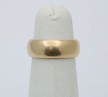 Load image into Gallery viewer, Vintage Tiffany &amp; Co. 14K Yellow Gold Wide Band
