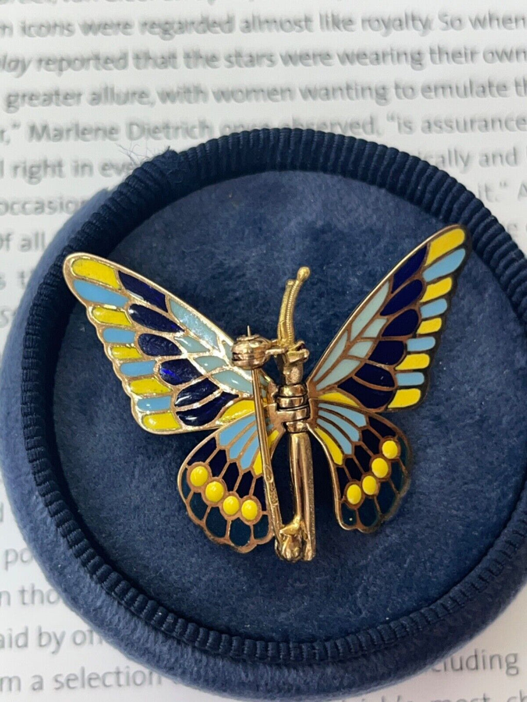 Vintage 18K Yellow Gold Plique A Jour Enamel Butterfly Brooch