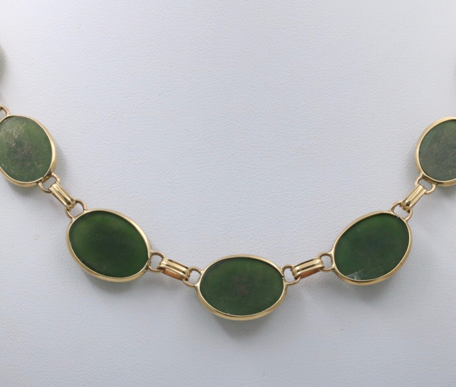 Vintage Oval Eternity Jade 14K Yellow Gold Necklace