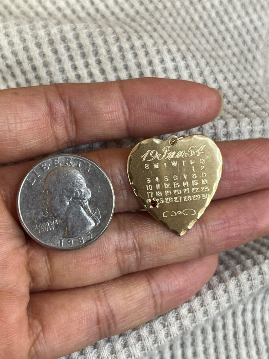 Vintage 14K Yellow Gold January Calendar Birthday Heart Charm, Birthstone Garnet