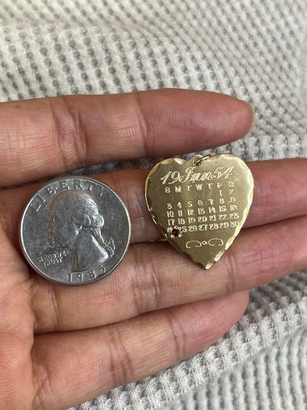 Vintage 14K Yellow Gold January Calendar Birthday Heart Charm, Birthstone Garnet