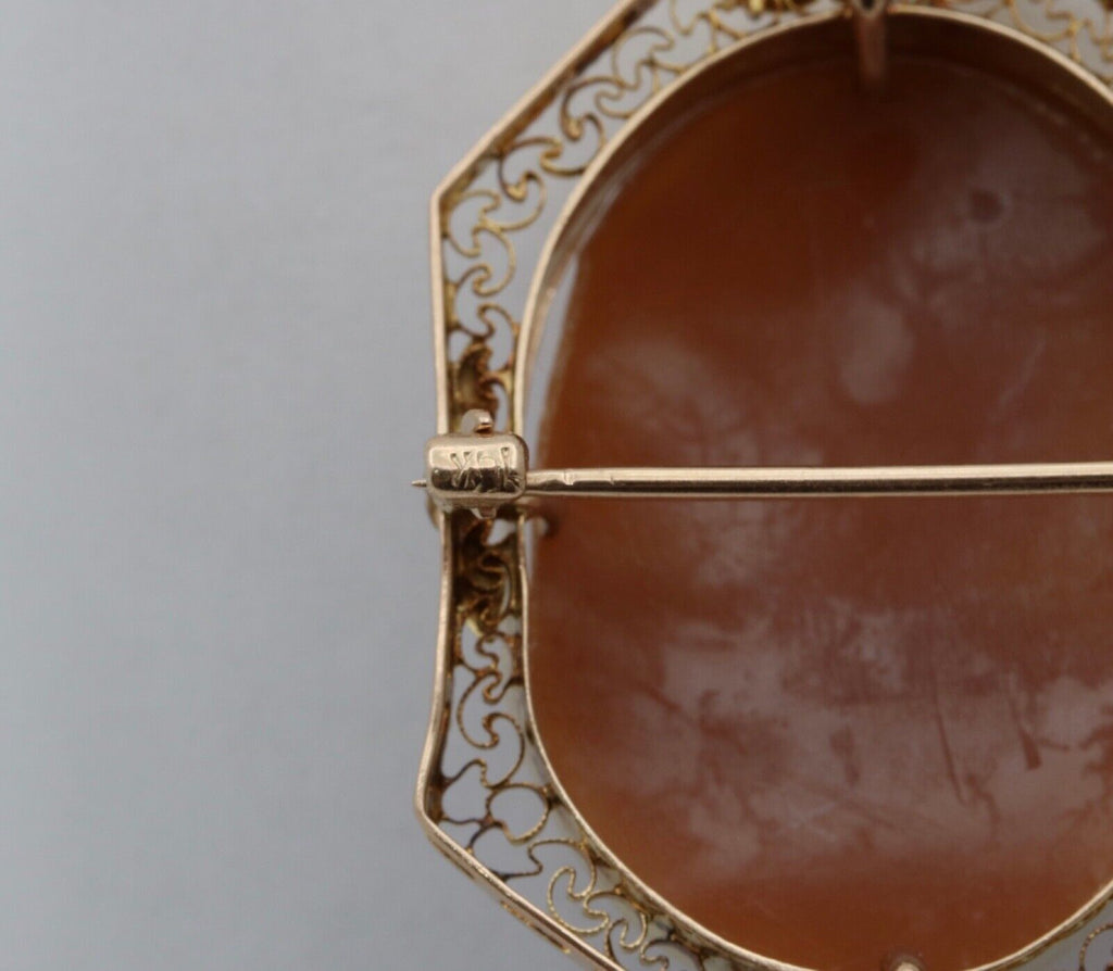 Victorian Carved Cameo 14K Yellow Gold Pendant Brooch