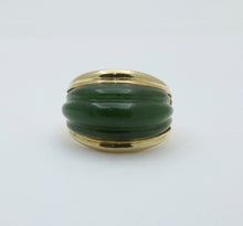 Load image into Gallery viewer, Vintage Spinach Nephrite Jade 18K Yellow Gold Ring
