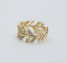 Load image into Gallery viewer, Vintage 14k yellow Gold Likeness Of Sage Leaves Diamond Band
