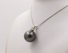 Load image into Gallery viewer, Vintage Large 16.5 mm Tahitian South Sea pearls Diamond 14K White Gold Necklace
