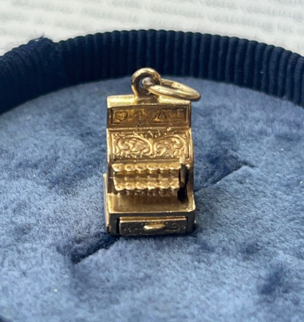 Vintage 14K Yellow Gold Casher Charm