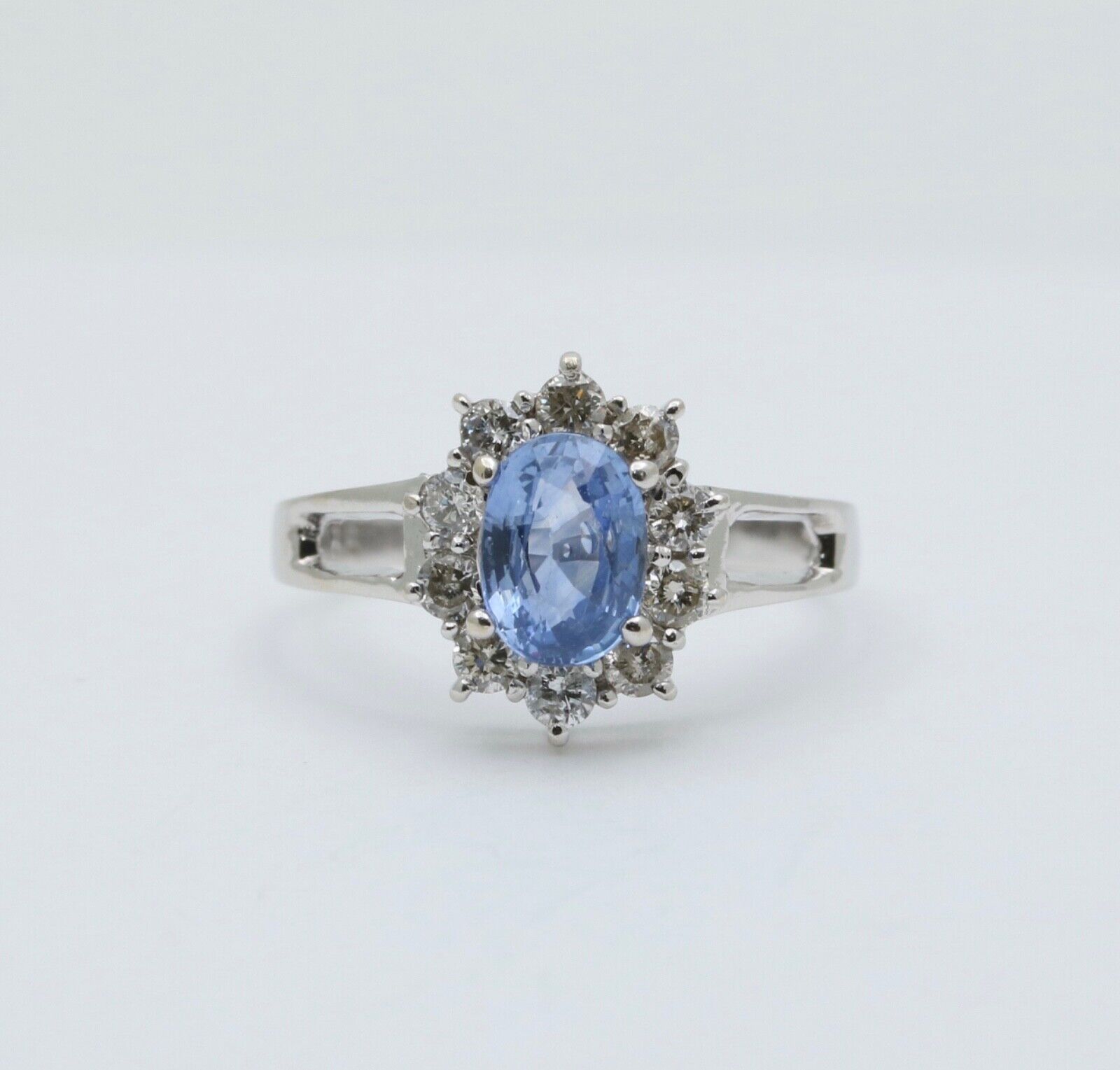 Vintage Sapphire Diamonds 18K White Gold Ring