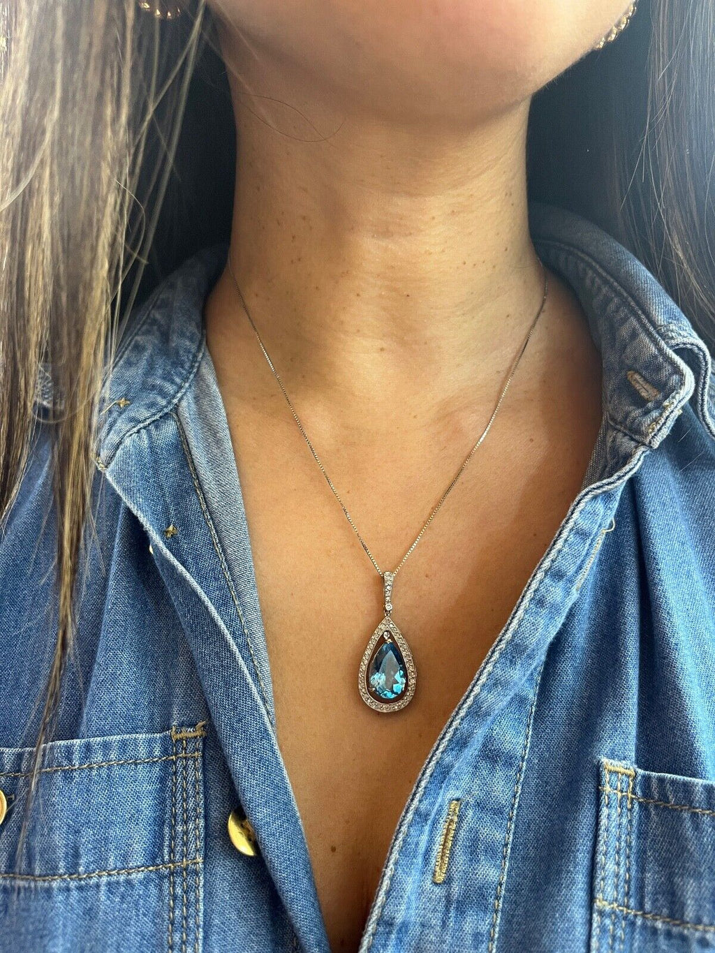 Vintage Dangling Blue Topaz Diamonds White Gold Pendant and Chain