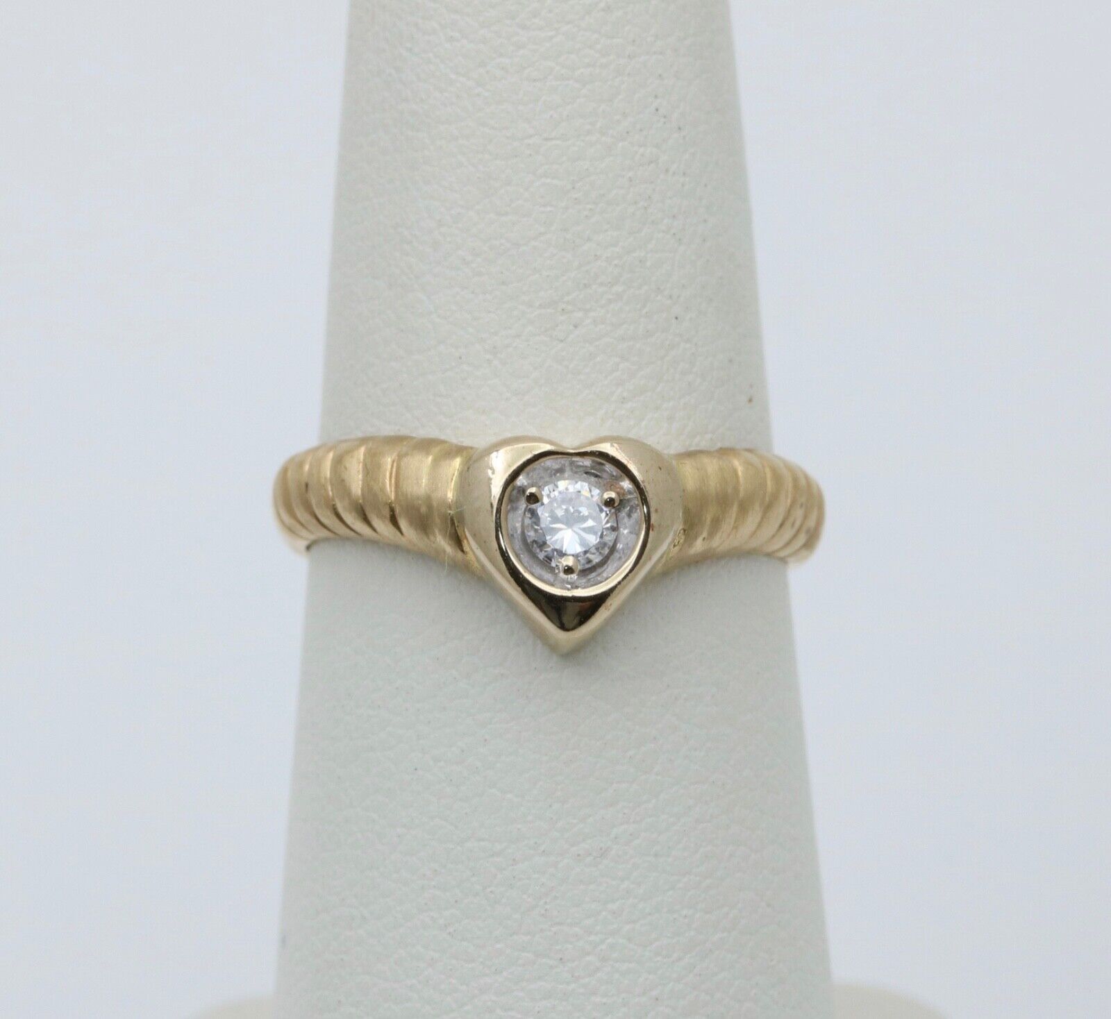 Vintage 14K Yellow Gold Diamond Heart Ring