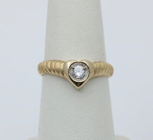 Load image into Gallery viewer, Vintage 14K Yellow Gold Diamond Heart Ring
