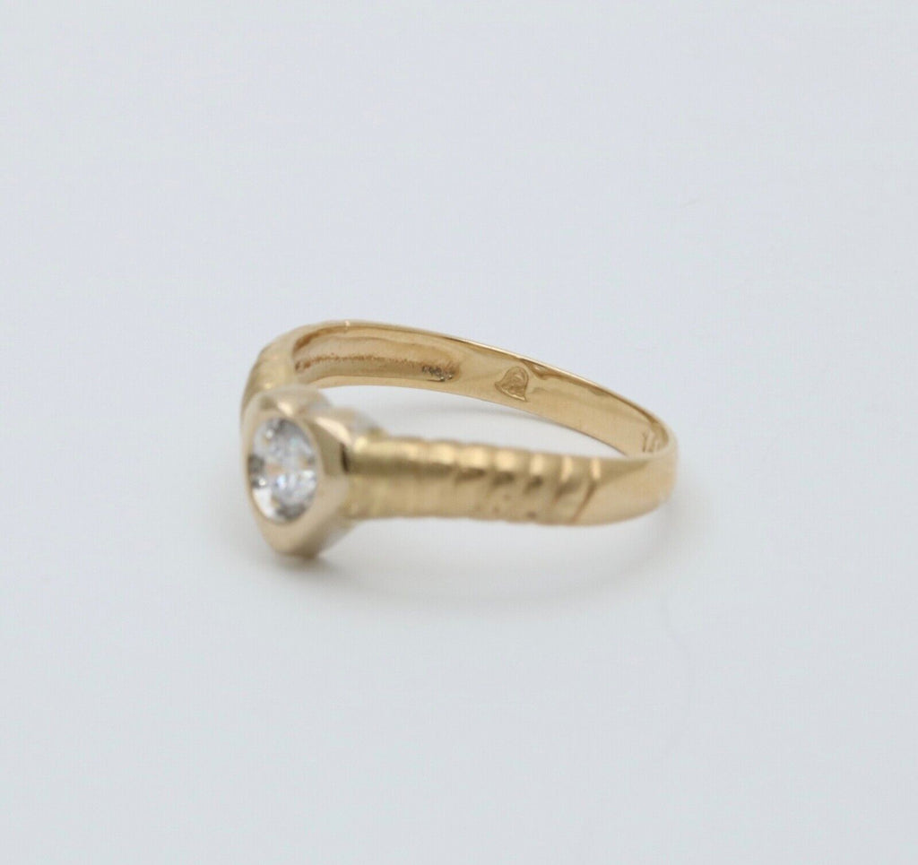 Vintage 14K Yellow Gold Diamond Heart Ring