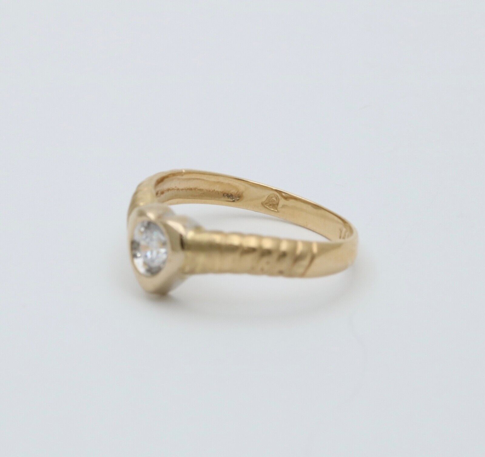 Vintage 14K Yellow Gold Diamond Heart Ring