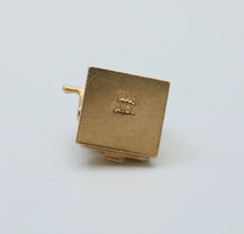 Load image into Gallery viewer, Vintage 14K Yellow Gold Slot Machine Charm
