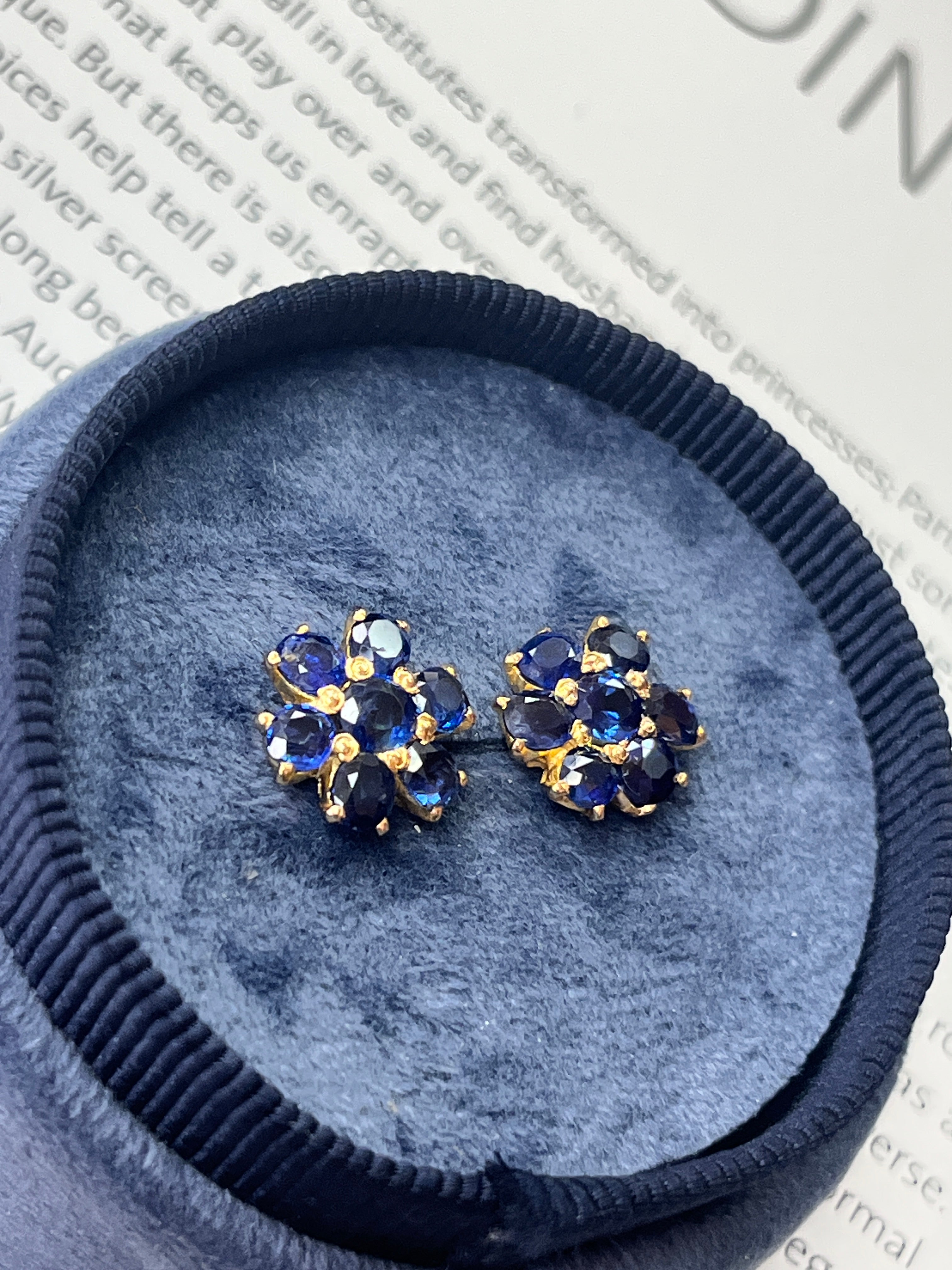 Vintage 18K Yellow Gold Sapphire Flower Studs