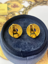 Load image into Gallery viewer, Vintage 18K Yellow Gold Lapis Lazuli Clip Earrings.
