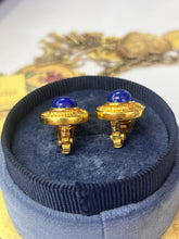 Load image into Gallery viewer, Vintage 18K Yellow Gold Lapis Lazuli Clip Earrings.
