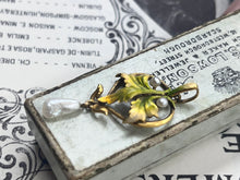 Load image into Gallery viewer, Antique Art Nouveau Krementz Enamel Ivy Leaf 14K Yellow Gold Pearl Pendant.
