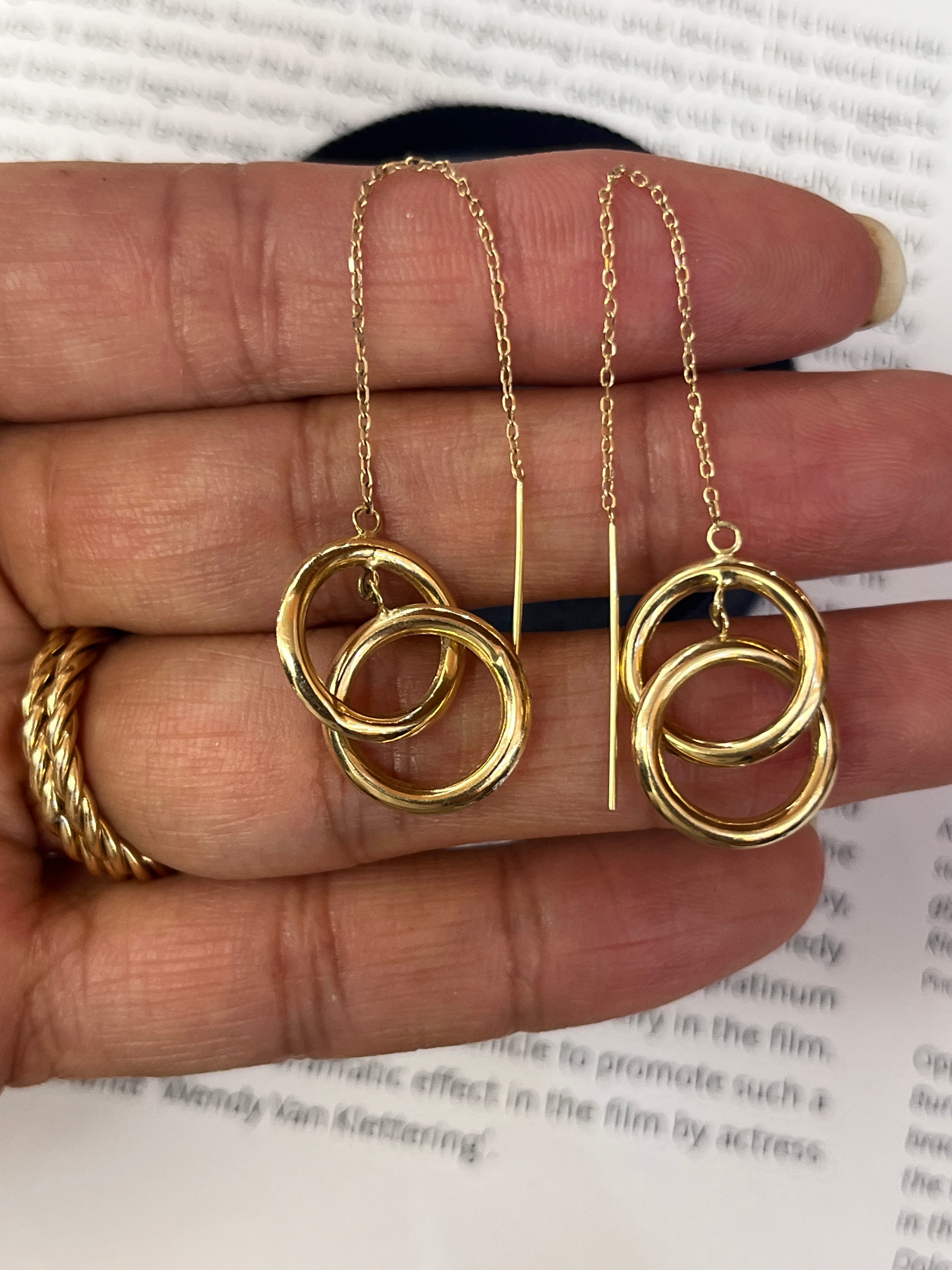 Minimalized 14K Yellow Gold Infinity Threader Earrings