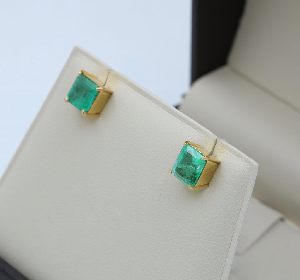 Vintage 18k Yellow Gold Square Cut Emerald Stud Earrings