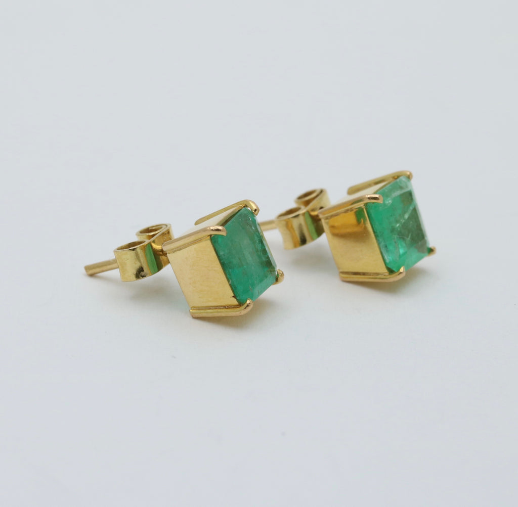 Vintage 18k Yellow Gold Square Cut Emerald Stud Earrings