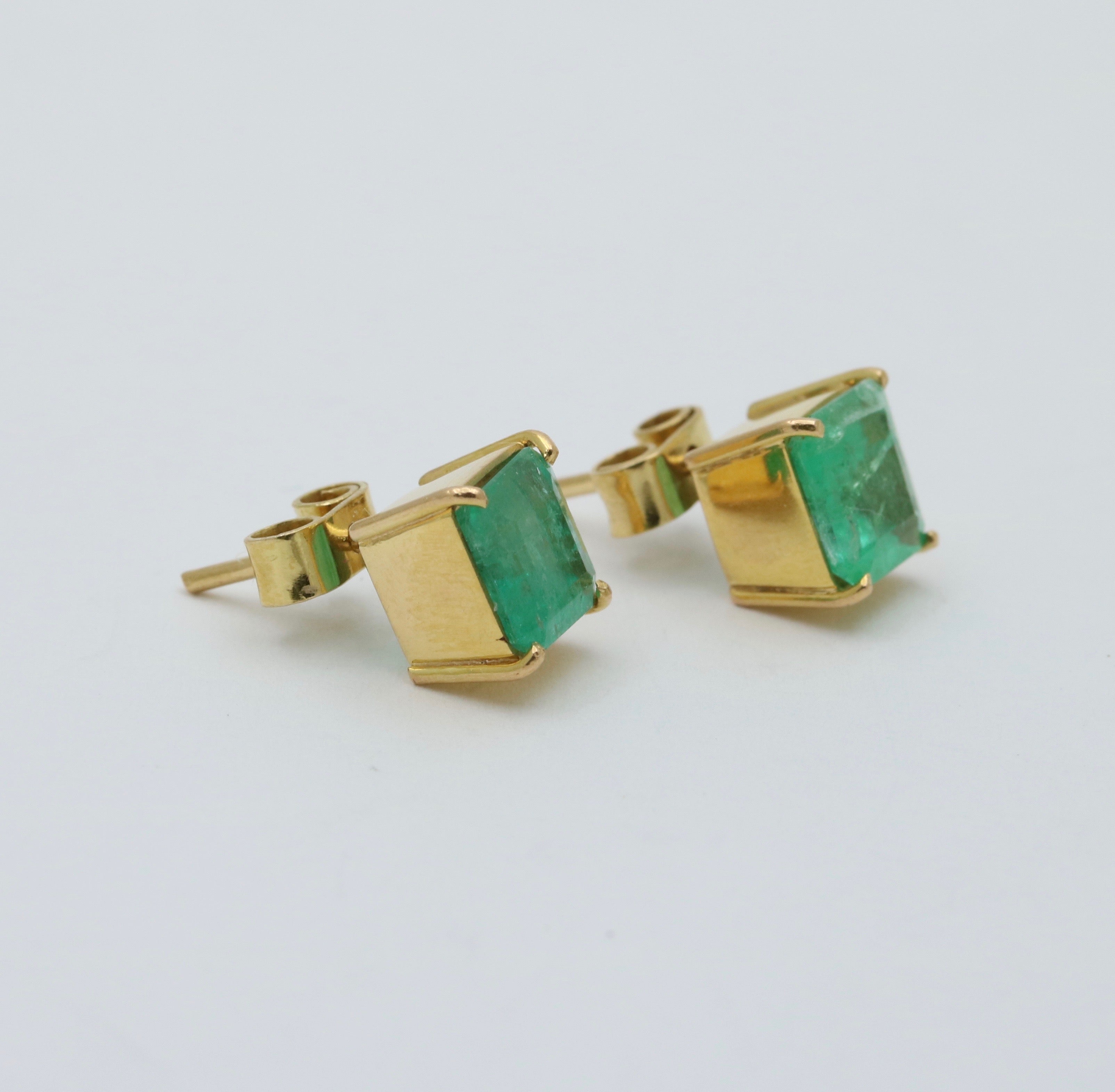 Vintage 18k Yellow Gold Square Cut Emerald Stud Earrings
