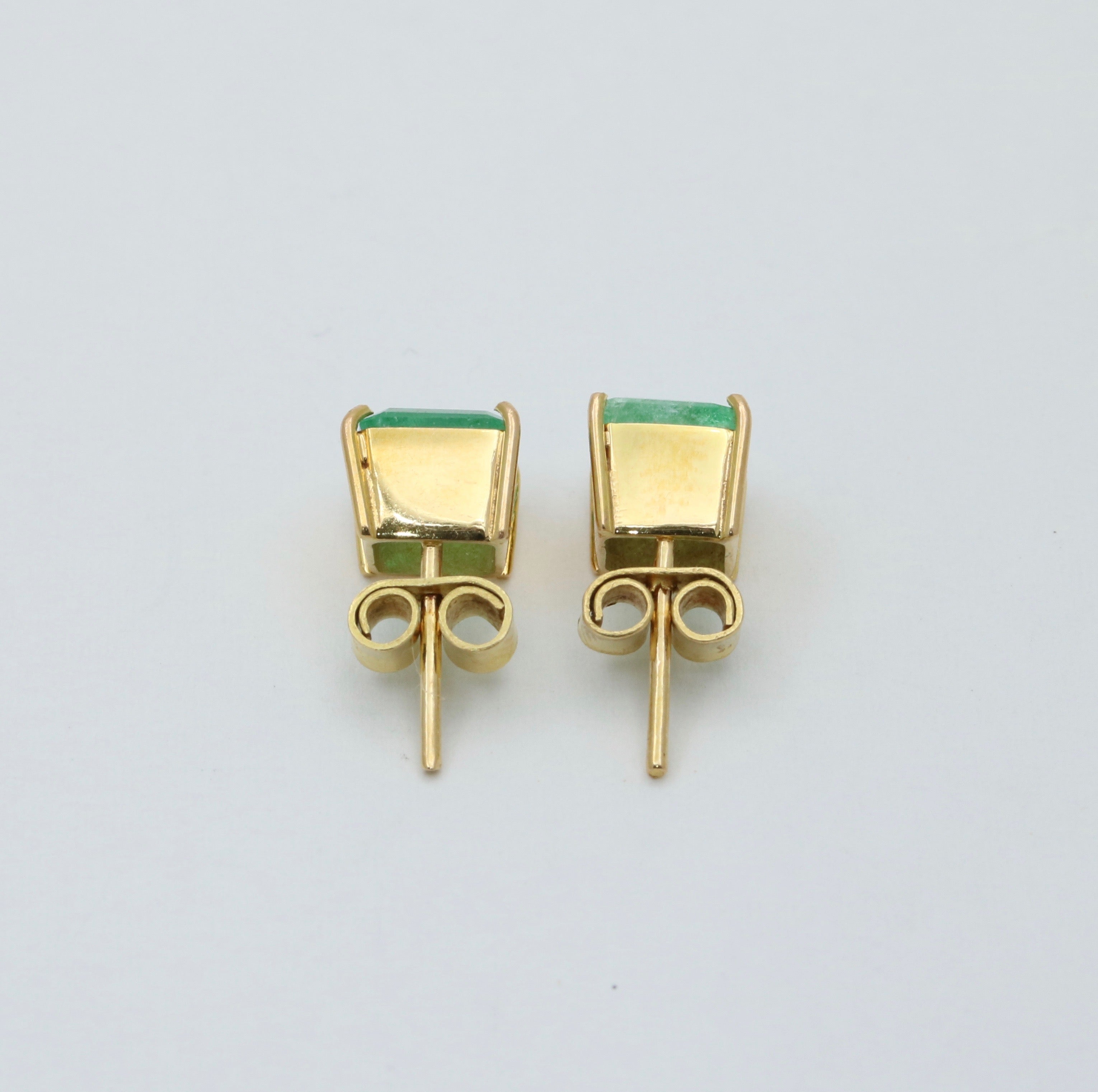 Vintage 18k Yellow Gold Square Cut Emerald Stud Earrings