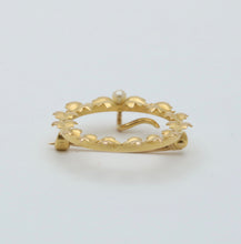 Load image into Gallery viewer, Vintage 14K Yellow Gold Wreath Pearl Brooch Pin
