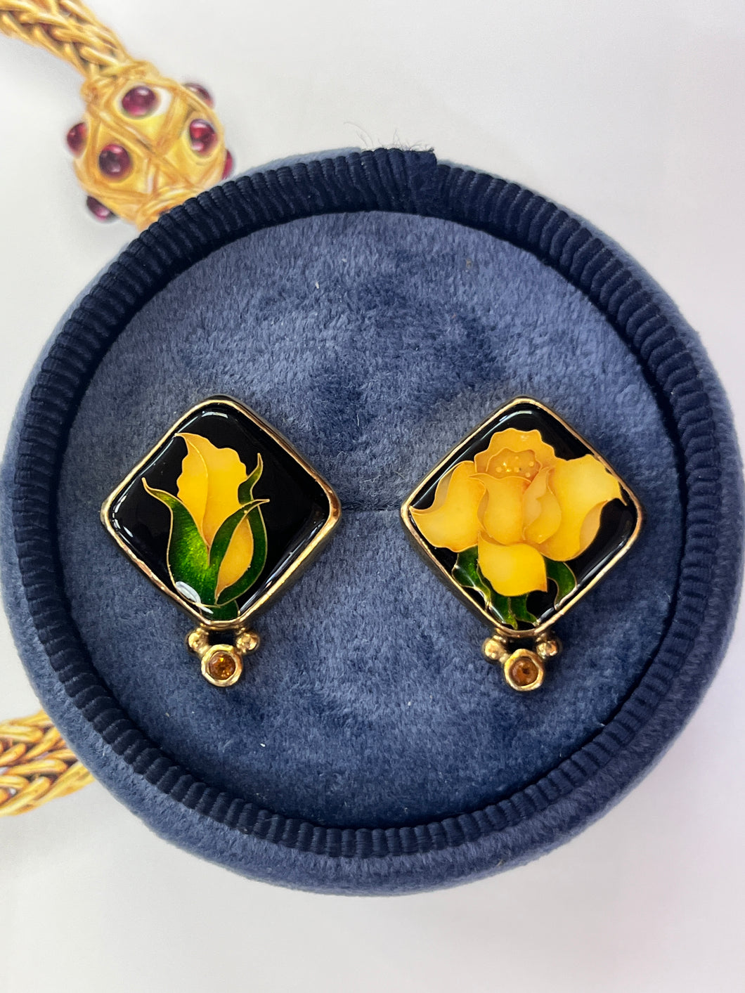 Vintage Cloisonné Open & Close Rose 18K Gold & Sterling Silver Studs Earrings.