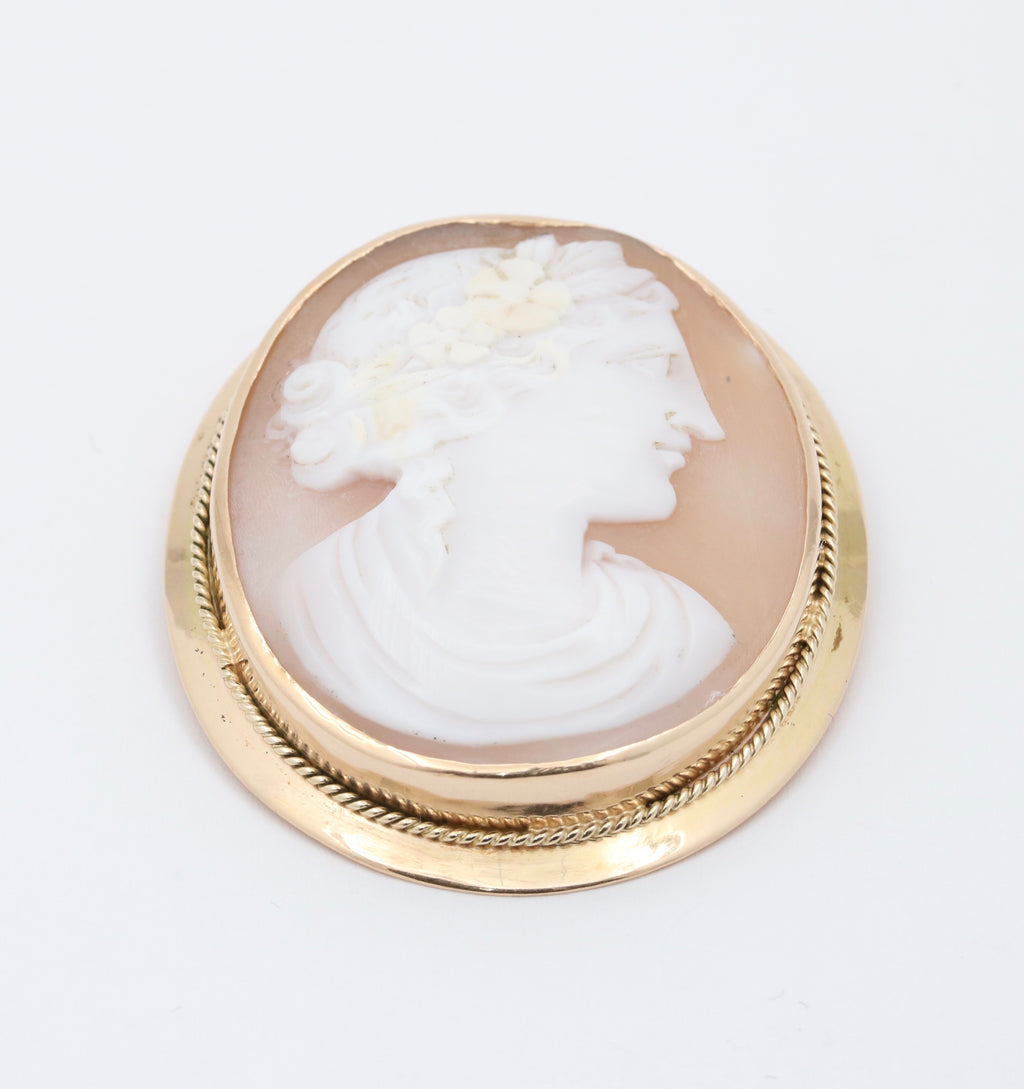 Vintage 14K Yellow Gold Woman’s Portrait Cameo Brooch