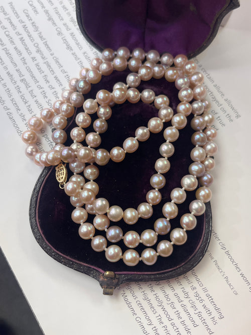 Vintage Pink & Purple Cultured Pearl 14K Yellow Gold Clasp Long  string  Necklace.