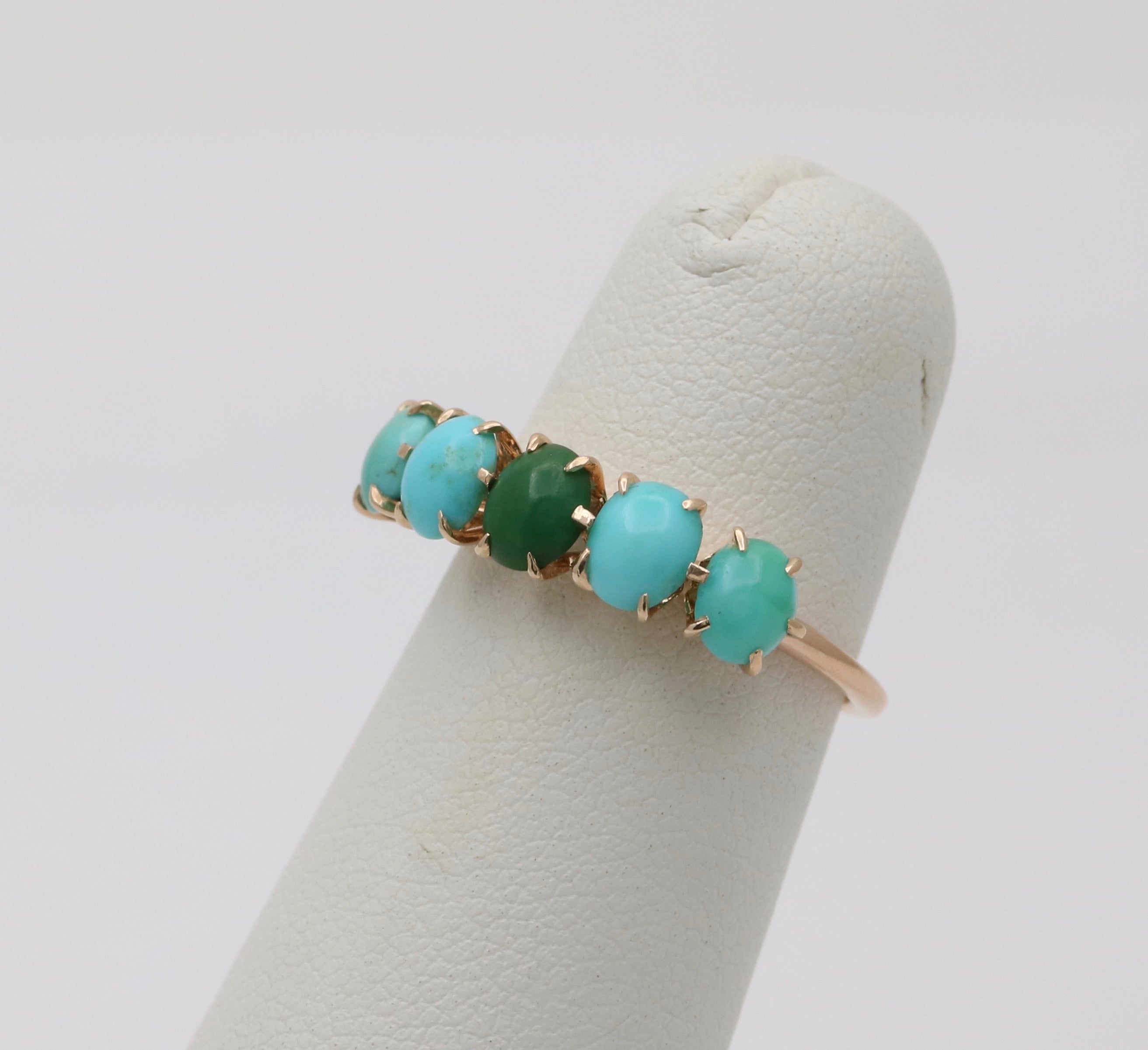Vintage 14K Yellow Gold  Turquoise 5 stones ring