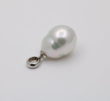 Load image into Gallery viewer, Vintage 14K White Gold Baroque Pearl Pendant.
