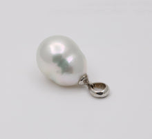 Load image into Gallery viewer, Vintage 14K White Gold Baroque Pearl Pendant.
