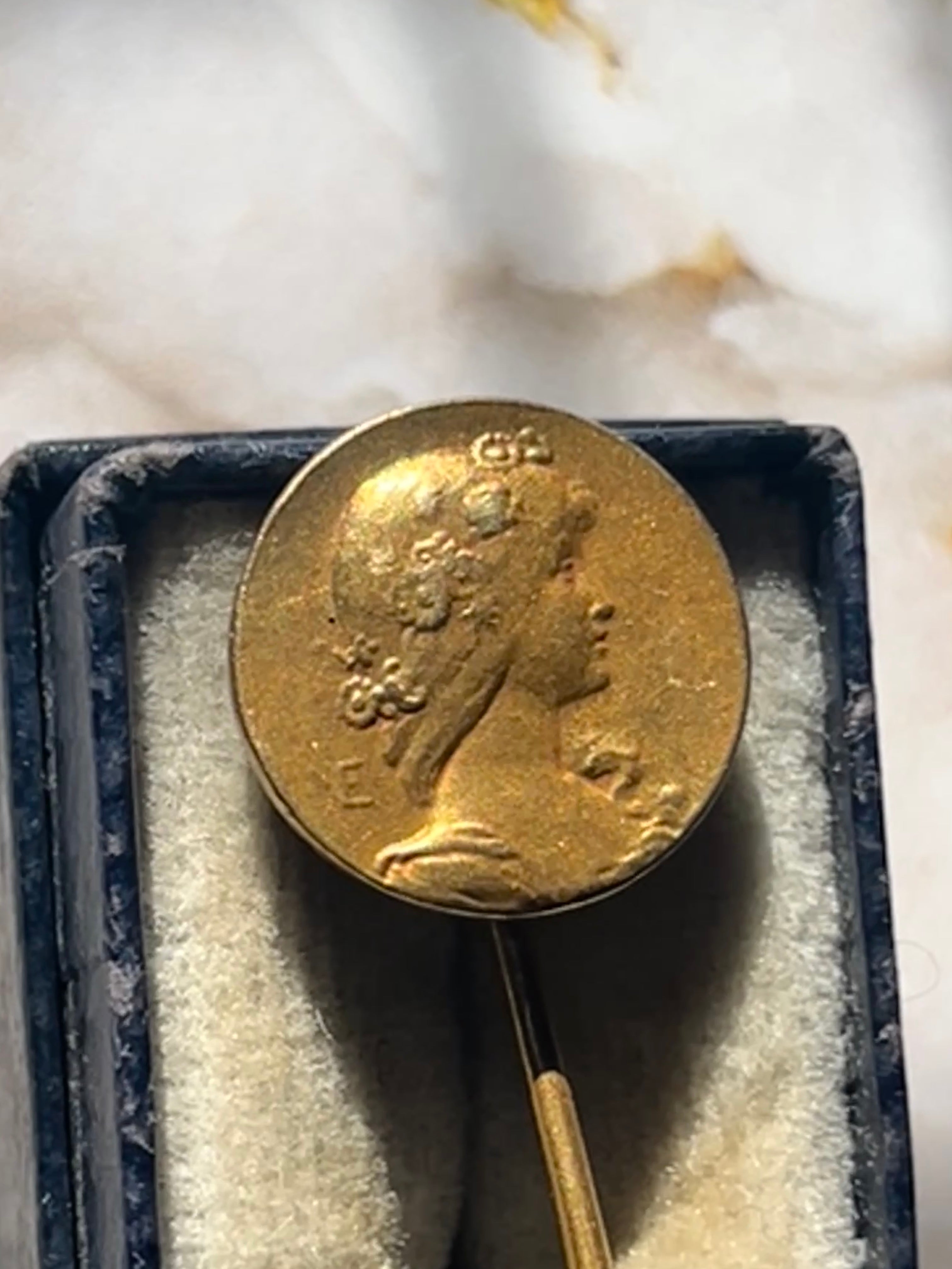 Art Nouveau French Imported 18K Yellow Gold Stick Pin