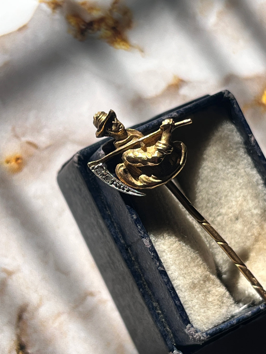 Vintage 18K Yellow Gold “Gold Digger” Diamond stick Pin