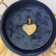 Load image into Gallery viewer, Vintage 14K Yellow Gold Border / Wavy Heart Charm
