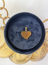 Load image into Gallery viewer, Vintage 14K Yellow Gold Border / Wavy Heart Charm
