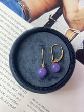 Load image into Gallery viewer, Vintage 14K Yellow Gold Lavender Drop Dangling Earrings
